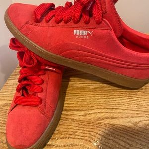 Puma low suede mens size 14..lighty worn.